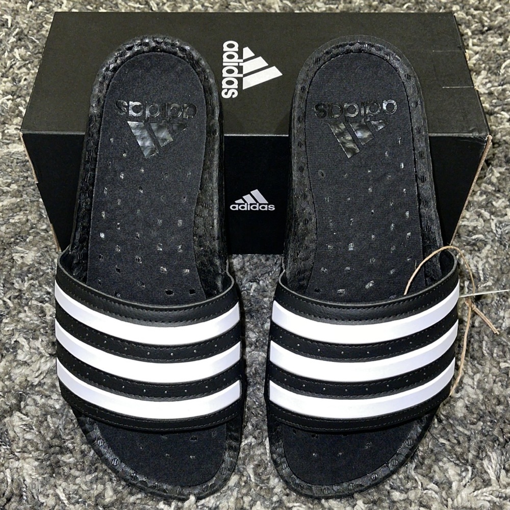 New ADIDAS ADILETTE BOOST Slides in Black - Picture 5 of 16